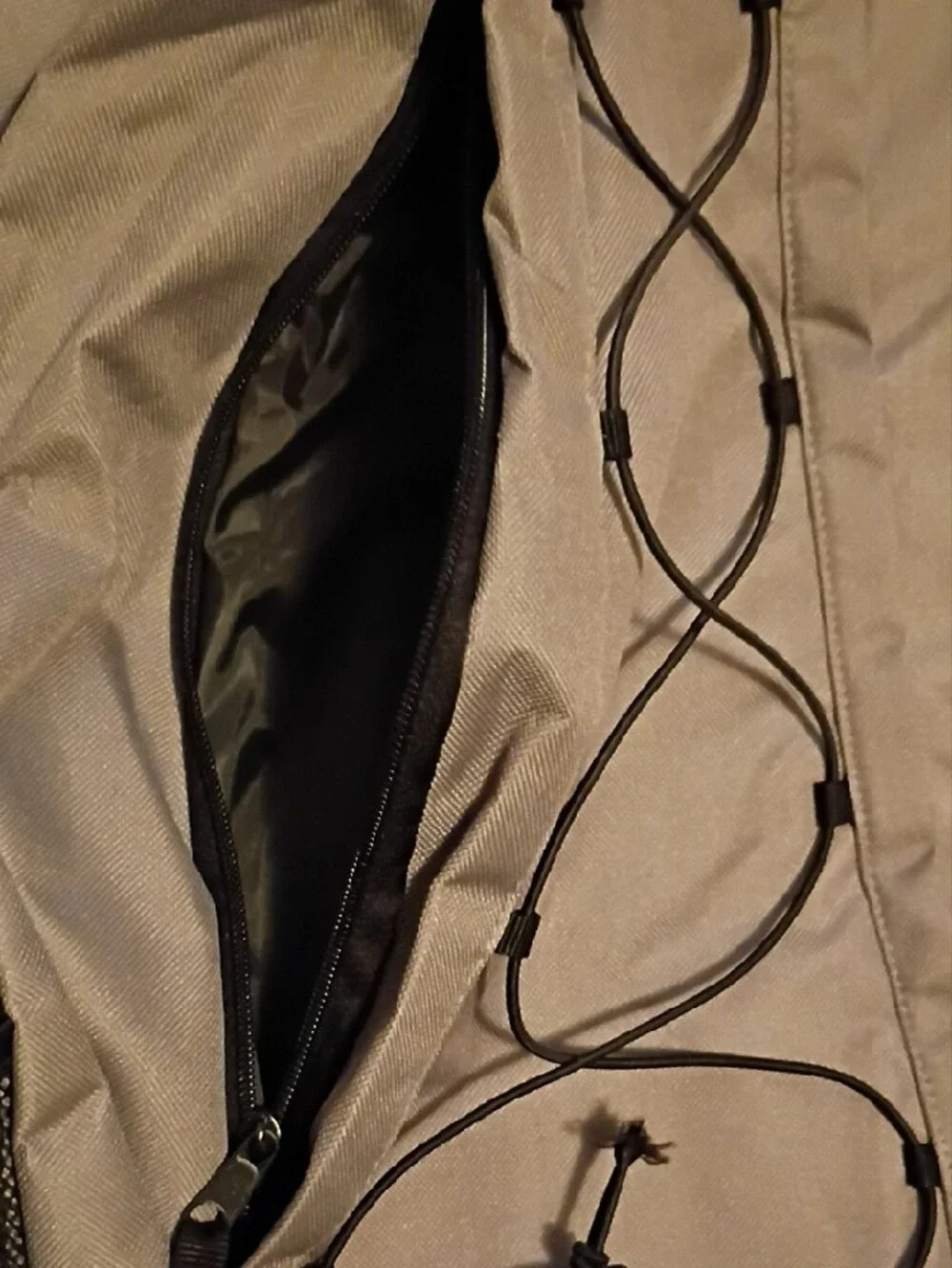 Men’s Gray Everyday Backpack with Front Bungee Cord